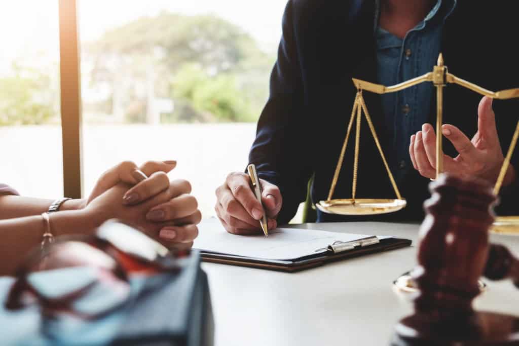 Court Applications vs. Mediation: A Less Stressful Path with EH Mediation Derbyshire
